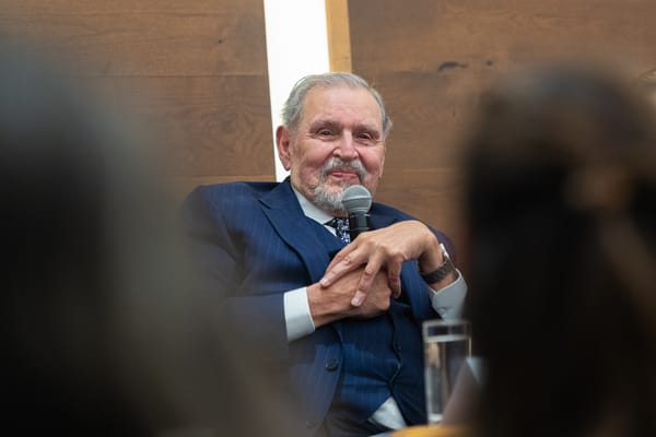 Presentación de libro: El viento de los precipitados paisajes. Memorias de un diplomático.